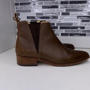 NISOLO EVA EVERYDAY CHELSEA BOOTS SIZE 6 brown